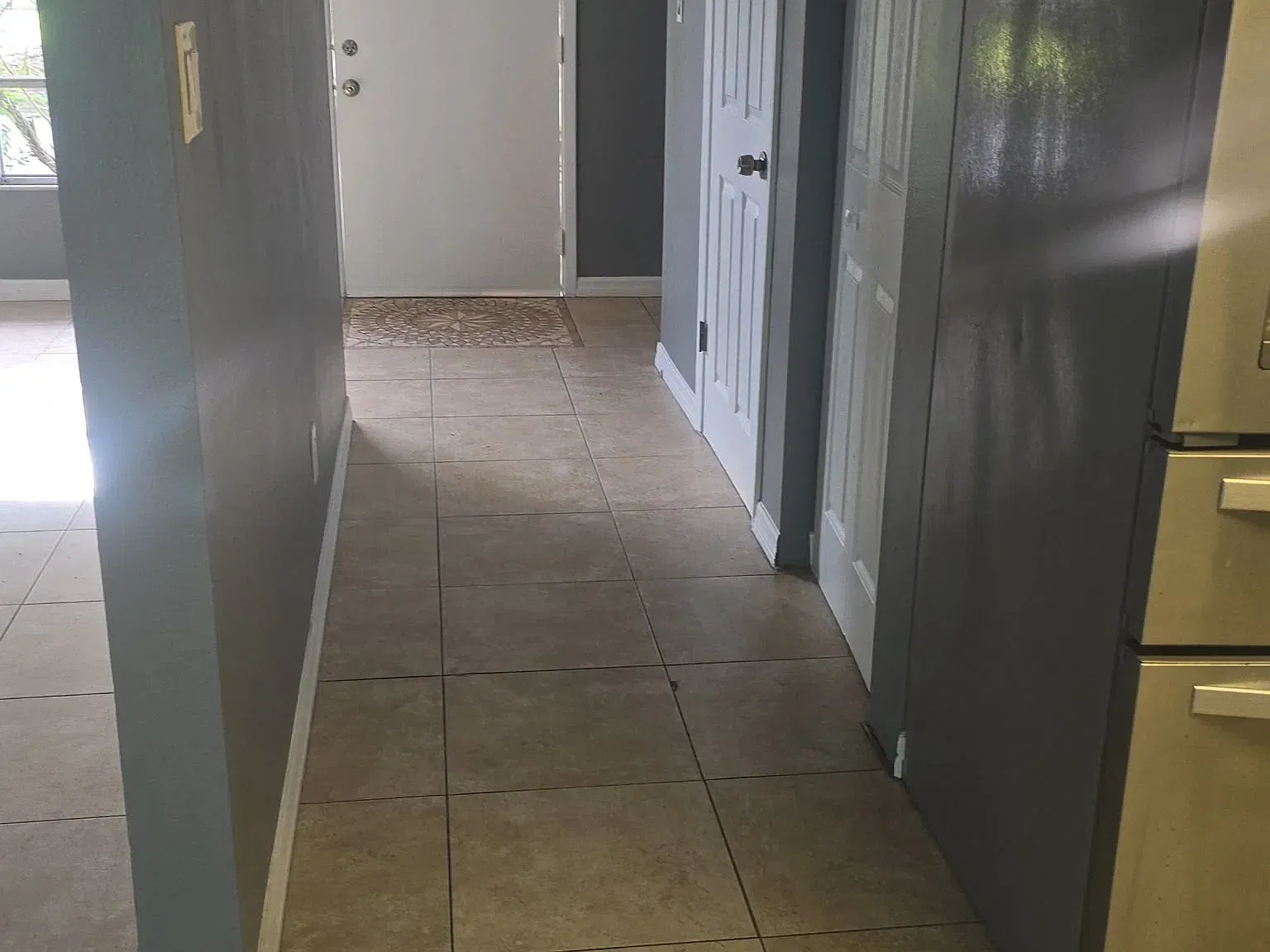 3 bed, 1250 sqft, $1,800 — Photo 3