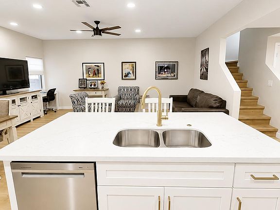 2nd image of 9705 E MOUNTAIN VIEW Road #1056