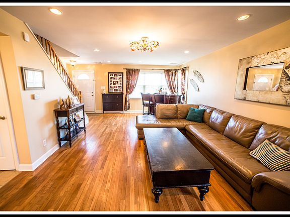 5th image of 26 Devonshire Dr