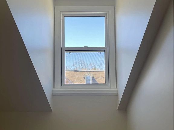 5th image of 6273 Yonge St