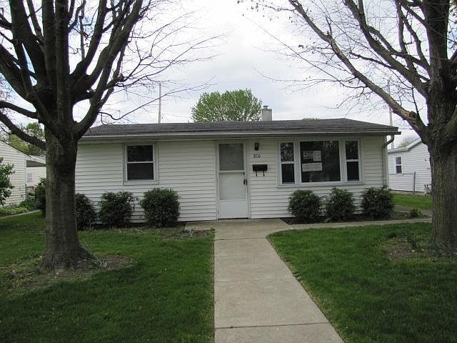 1st image of 810 Blaine Ave