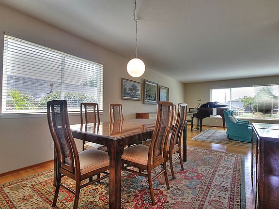 5th image of 2524 Longview Dr