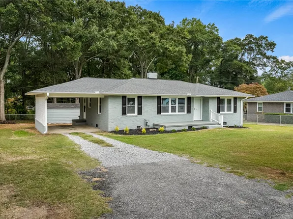 32 Dove St, Williamston, SC 29697