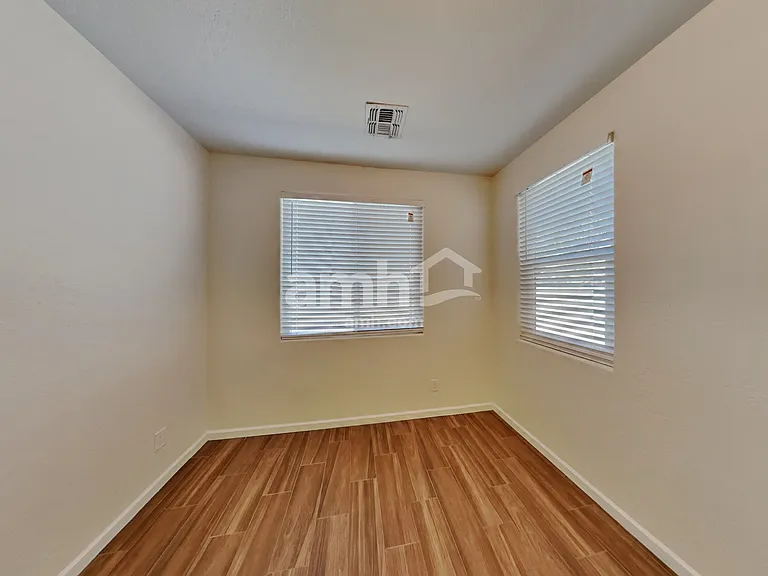 10123 E Isleta Ave — Photo 5