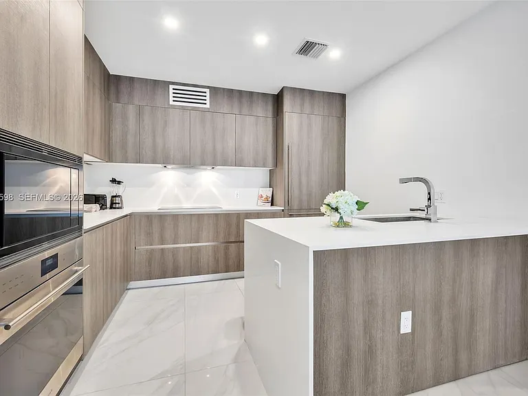 17550 Collins Ave #1003 — Photo 9