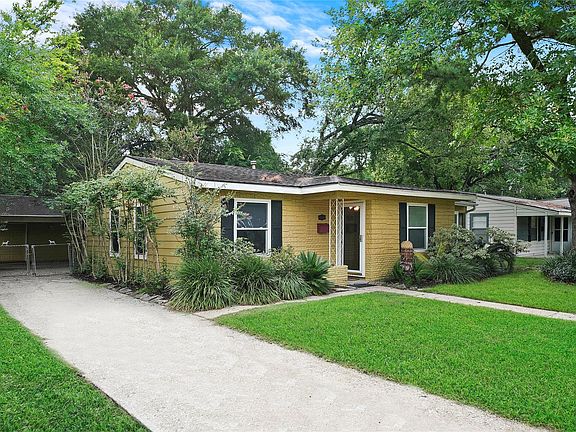 3rd image of 4303 Piney Woods Dr