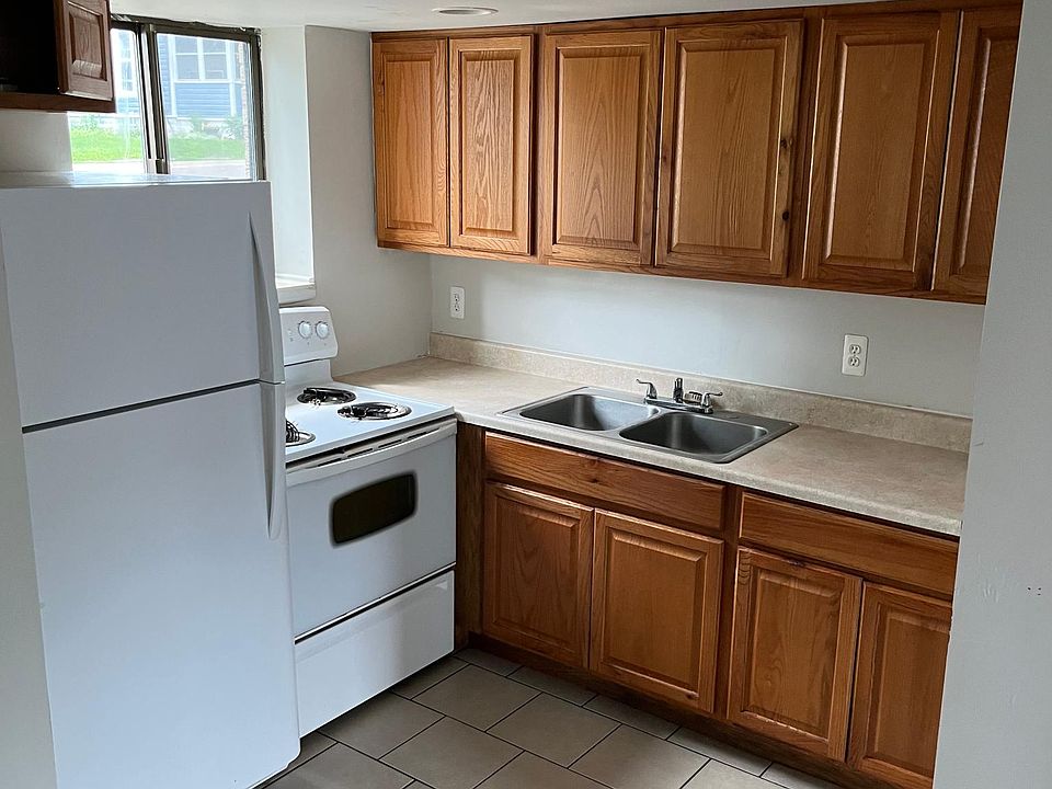 1st image of 24 W Shadbolt St #13
