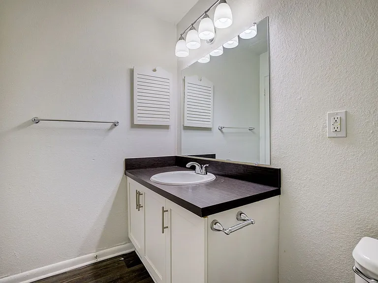 Flagler Pointe Apartments — Photo 32