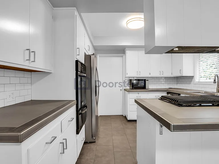 5103 W 7th St #B — Photo 3