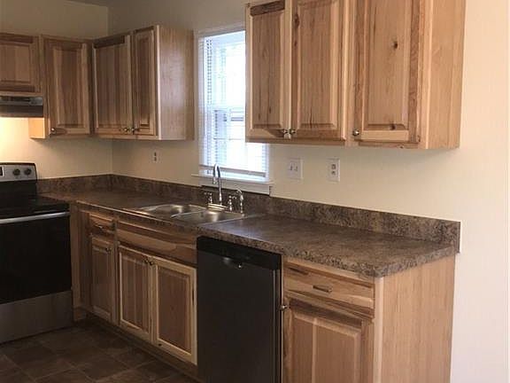 3rd image of 920 Wickford Dr