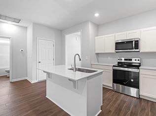 208 Sandstone St, Smithfield, NC 27577