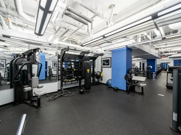 1100 Maxwell Lane image 15 of 17