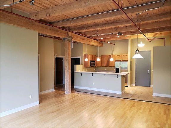 2nd image of 533 Columbia Ave APT 216