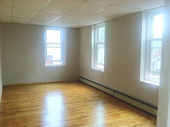 3rd image of 48 1st St APT C