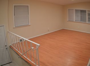 10037 Bridle Rd, Philadelphia, PA 19116