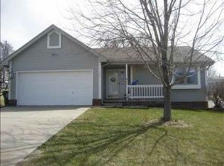 425 Michael Dr, Gretna, NE 68028