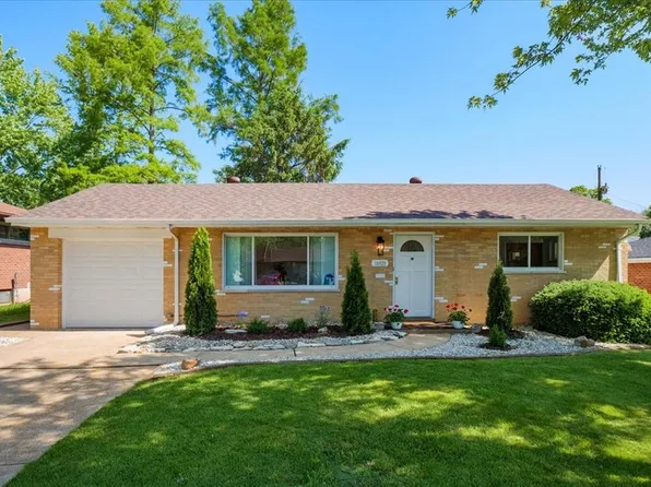 10929 Oasis Dr, Saint Louis, MO 63123