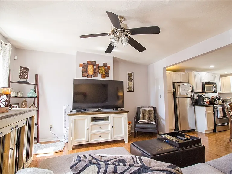 58 Marion St — Photo 2
