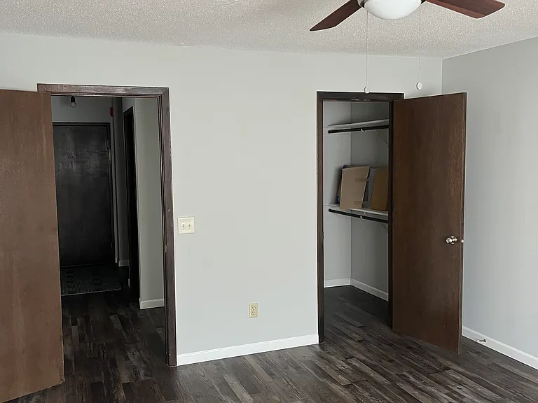 1304 W Medicine Lake Dr #308 — Photo 15