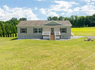 63 Harmon Rd, Churchville, NY 14428