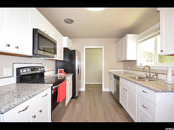 2nd image of 1378 Lewis Dr