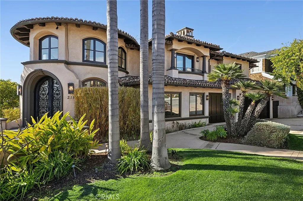 6 bed, 9047 sqft, $40,000 — Photo 4