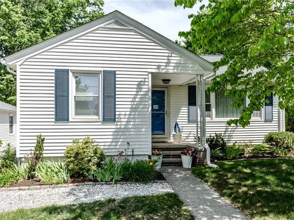 111 Isabella Ave, Providence, RI 02908