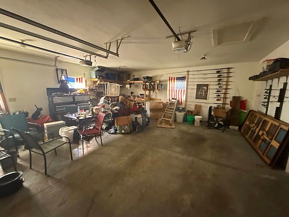 3rd image of 626 Jefferson St