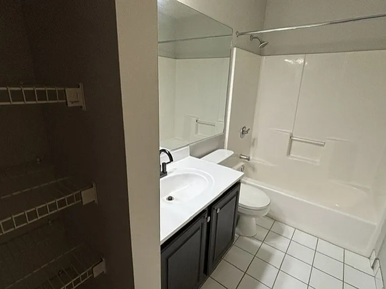 Bridgeview Apartments — Photo 52