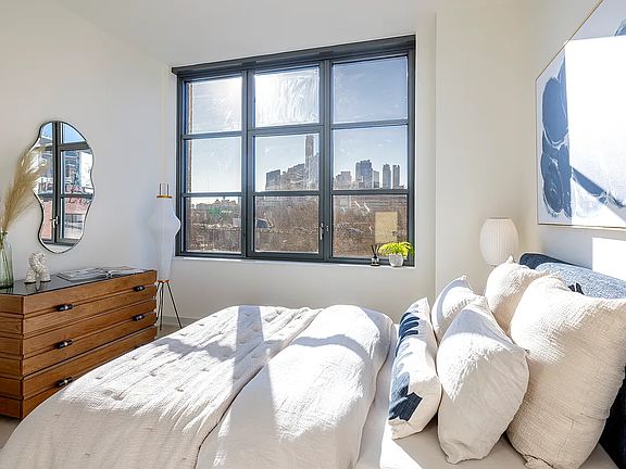4th image of 115 York St #14H