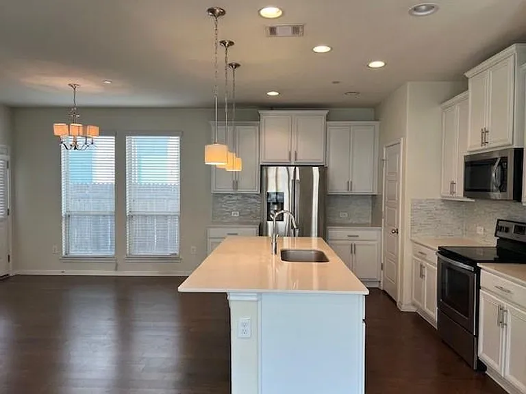 3240 E Whitestone Blvd #75 — Photo 6