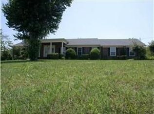 1914 Riverview Dr, Murfreesboro, TN 37129