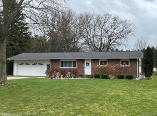 1125 Alice Dr, Lapeer, MI