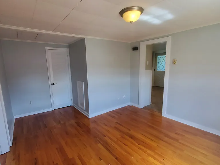 1607 Allen St — Photo 7