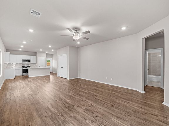 5th image of 2802 Rockwood Dr