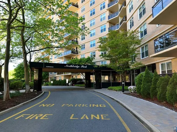 2200 N Central Rd APT 15U, Fort Lee, NJ 07024