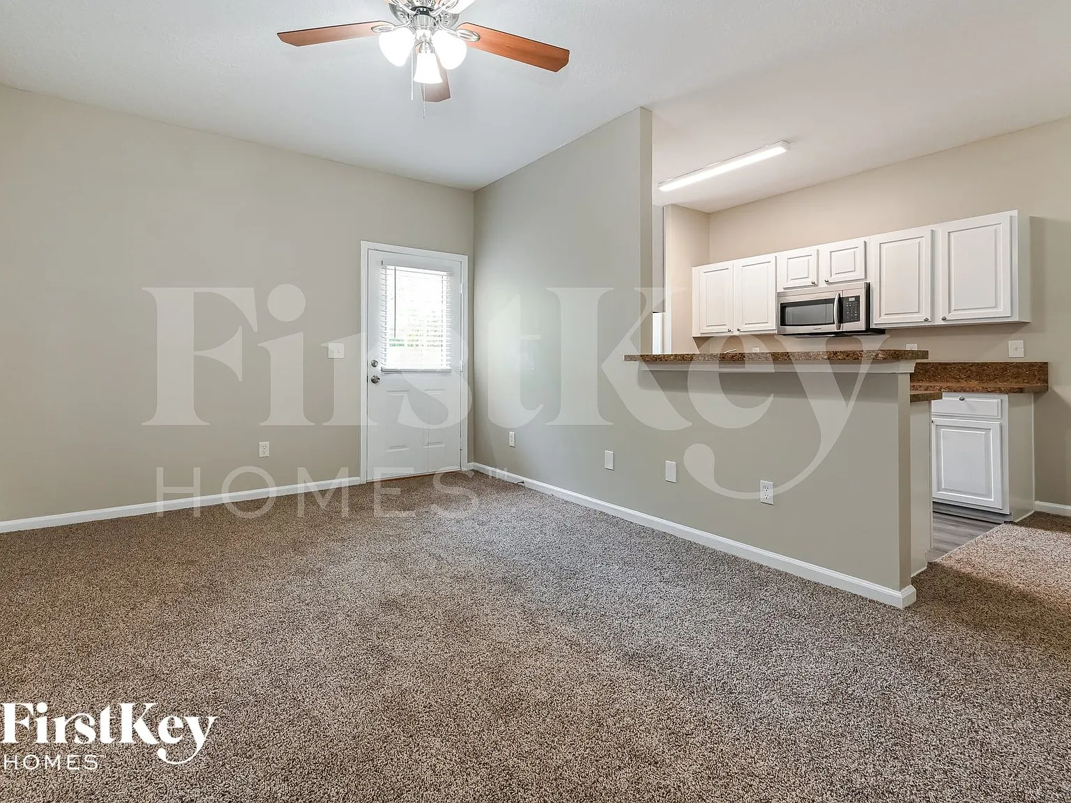 3 bed, 2.5 bath, 1380 sqft, $2,130 — Photo 3