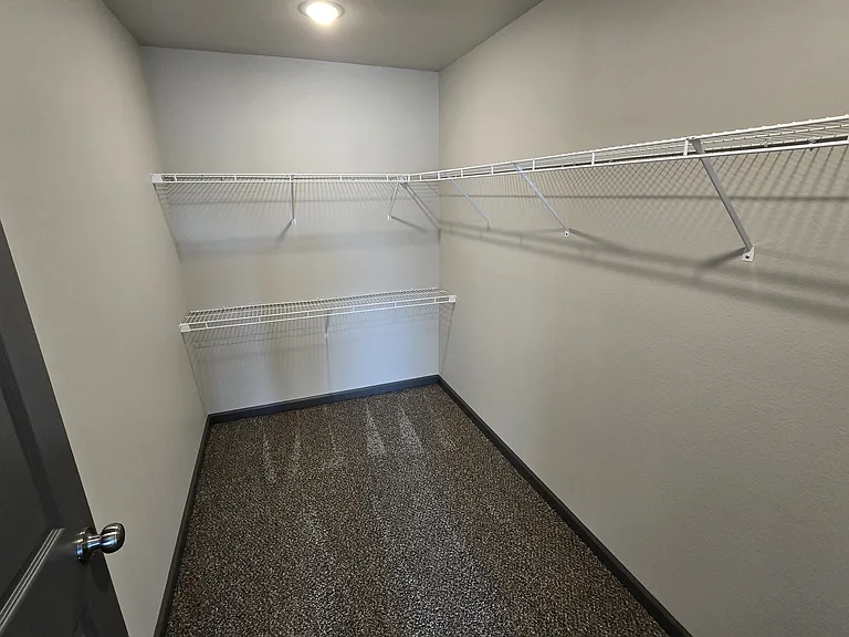 College Village — Photo 29