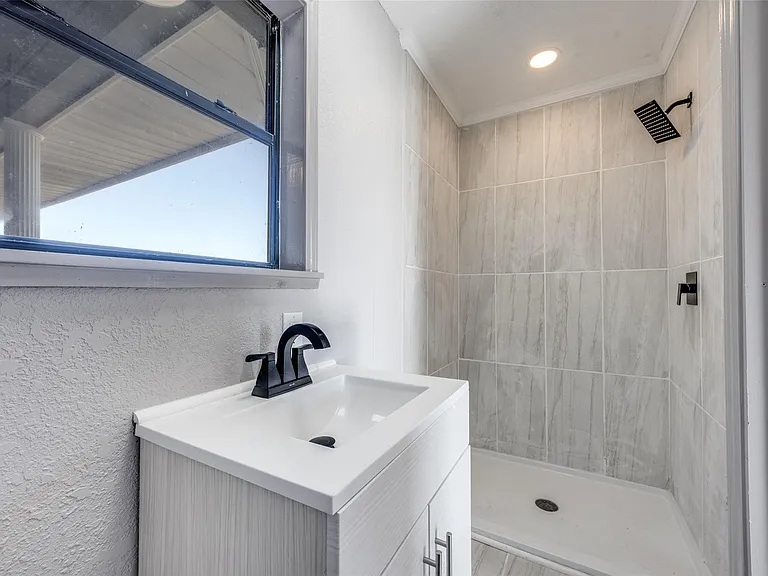 226 Glen Meadows Dr — Photo 20