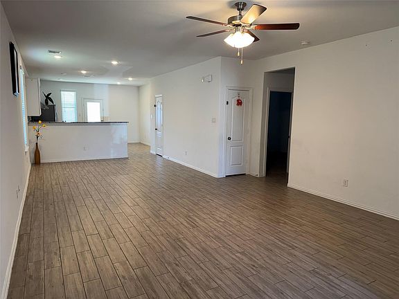 4th image of 31303 Whitfield Ct