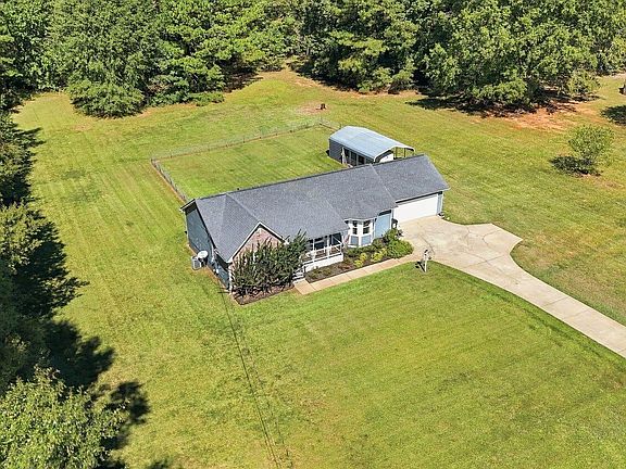4th image of 377 Bendview Rd