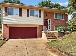 405 Lindy Blvd, Ballwin, MO 63021