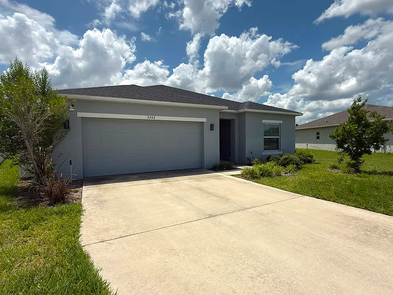 3992 Fescue St — Photo 2