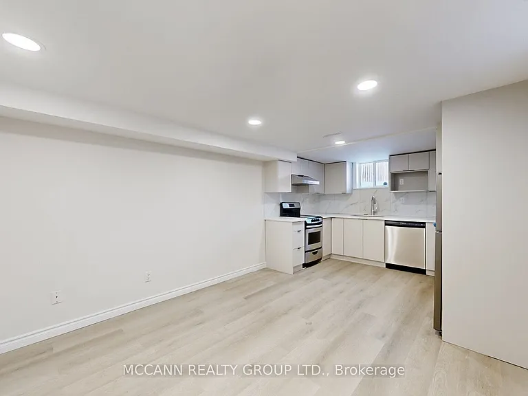 274 Boon Ave — Photo 2