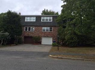 25 Broadlawn Dr, Newton, MA 02467