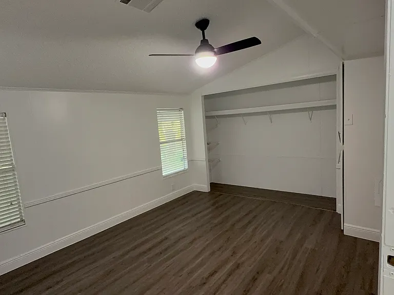 1051 Hawthorn St — Photo 30