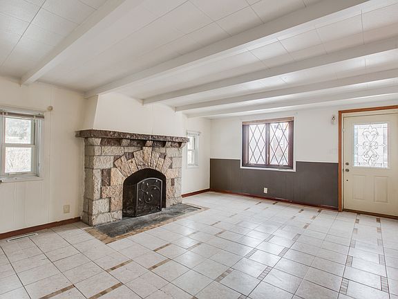 3rd image of 1290 E Park Ave