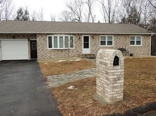 5 Primrose Ln, Holyoke, MA 01040