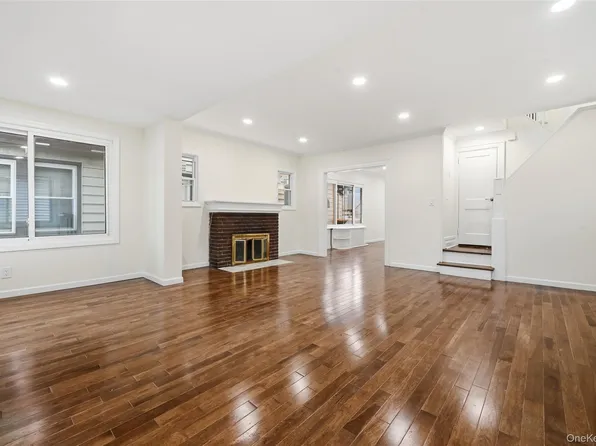 9122 Springfield Boulevard, Queens Village, NY 11428