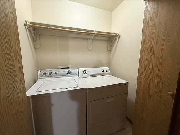 5th image of 1322 8th Ave NE #8